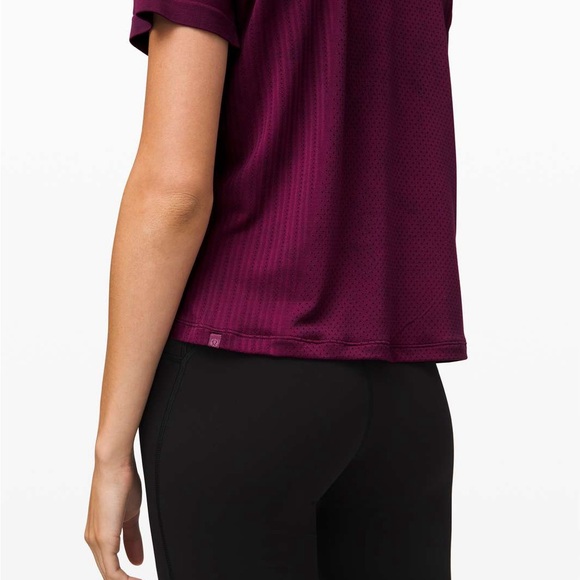 Lululemon Train to Be Short Sleeve Marvel / Black Cropped Tie Dye size Large - Picture 8 of 17